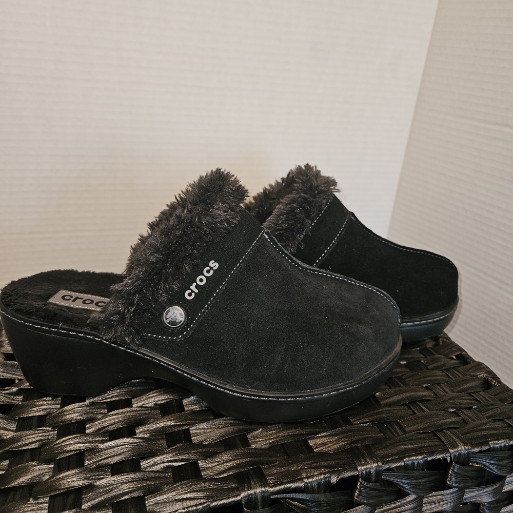 CROCS Women's Black Suede Fuzzy Mules